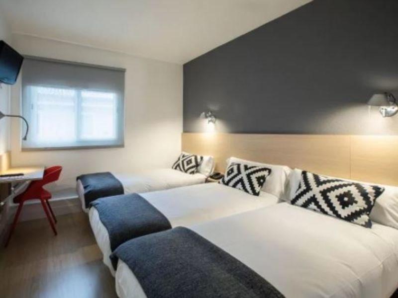 Hotel Burlada Exteriör bild